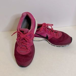 9 1/2 Nike pink tennis shoes